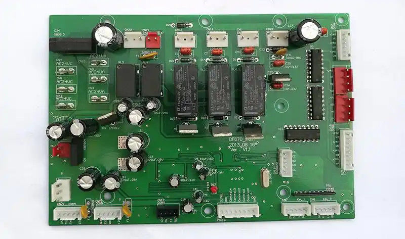 Customized OEM PCBA fabrikant voor het controleren van nieuwe energie in China en Cambodja