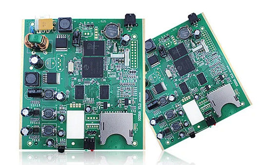 New Energy Automobile PCB Assembly fabrikant in China en Cambodja 0,5-6 oz koper goud oppervlak afwerking 4mil