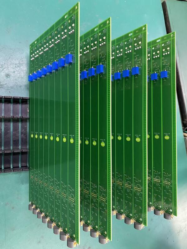 Basiskopergewicht 1 4OZ 2OZ Printplaat Fabricage Dikte 0,8 mm 2,0 mm Aangepaste PCB Fabricage en Assemblage
